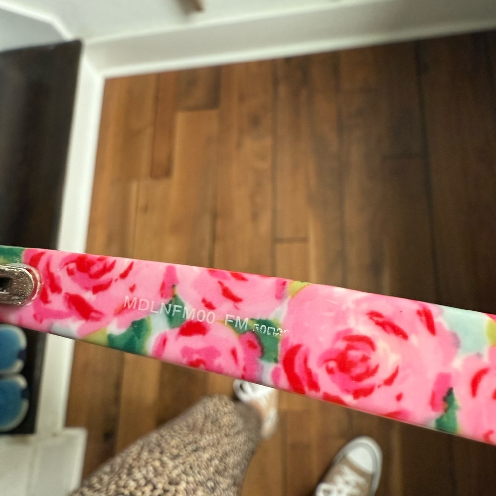 Lilly Pulitzer Hotty Pink FIRST IMPRESSION MADELINE SUNGLASSES - Picture 7 of 11